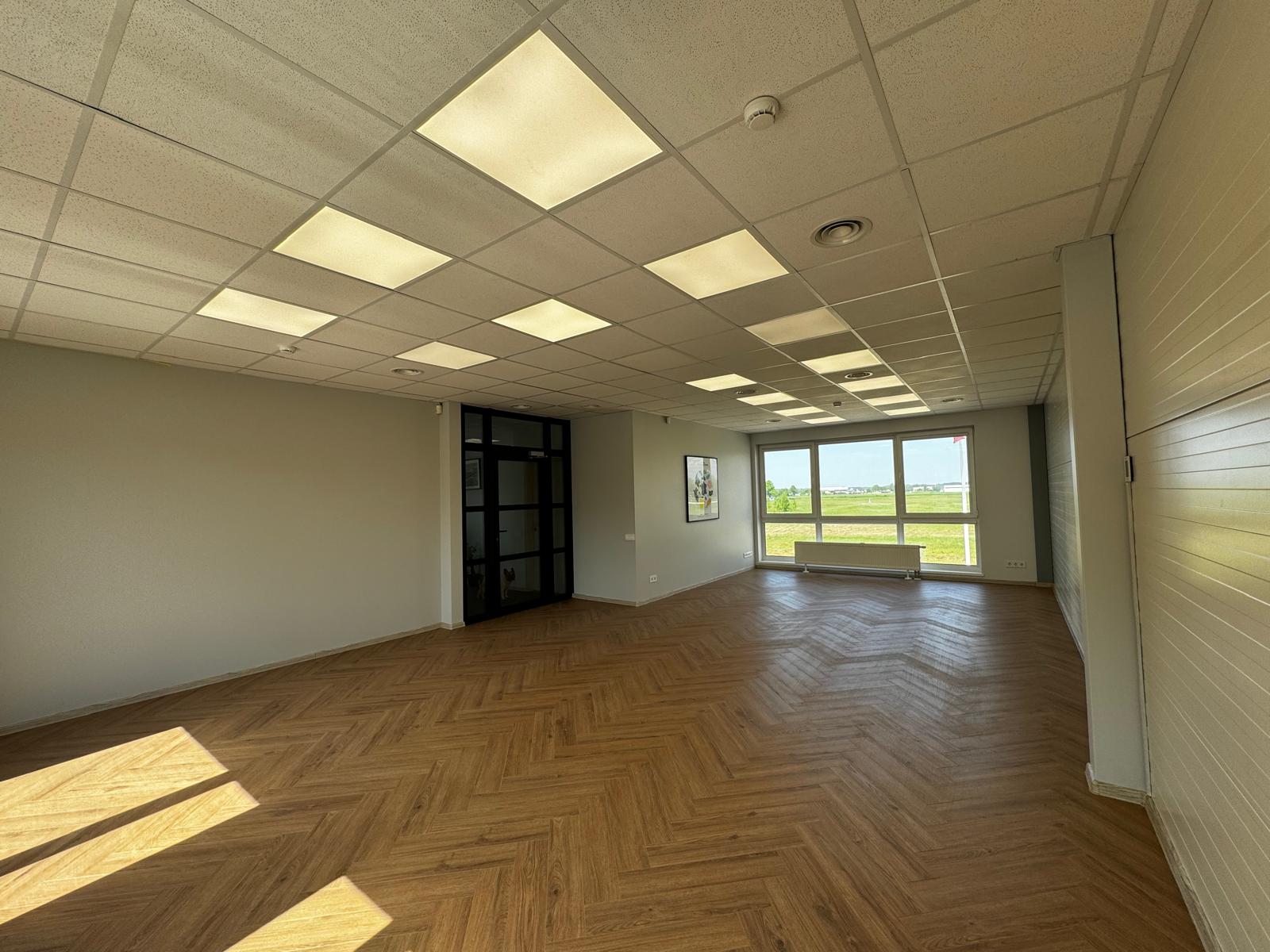 Jaunas modernas komerc telpas biroju , ražošanas kompleksu Ādaži , Emsiņi,