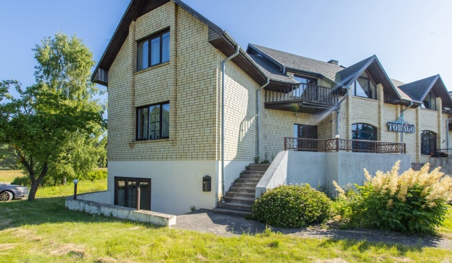 Plaša māja pie jūras ar komercplatībām – 500 m no pludmales