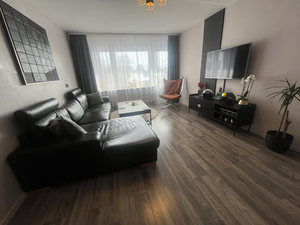 Pārdod renovētu 3 istabu dzīvokli Lestenē, Tukuma novadā