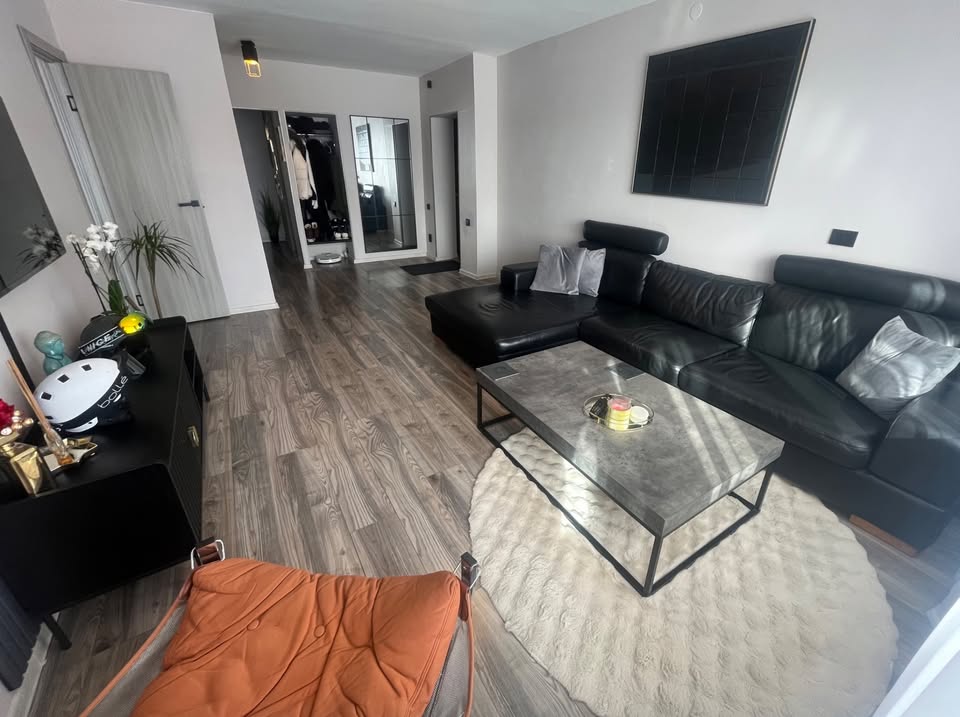 Pārdod renovētu 3 istabu dzīvokli Lestenē, Tukuma novadā